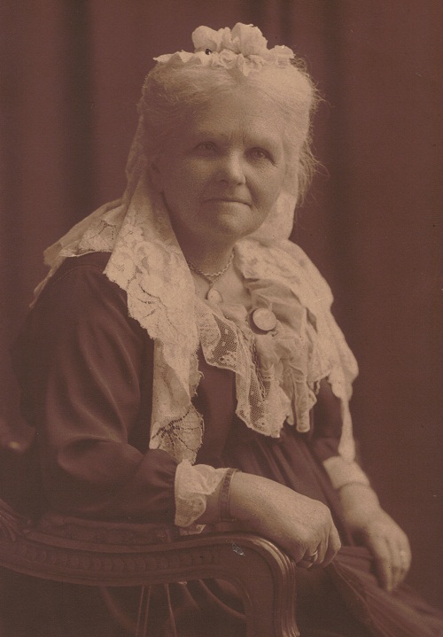Emily Barton nee Elliott.jpg