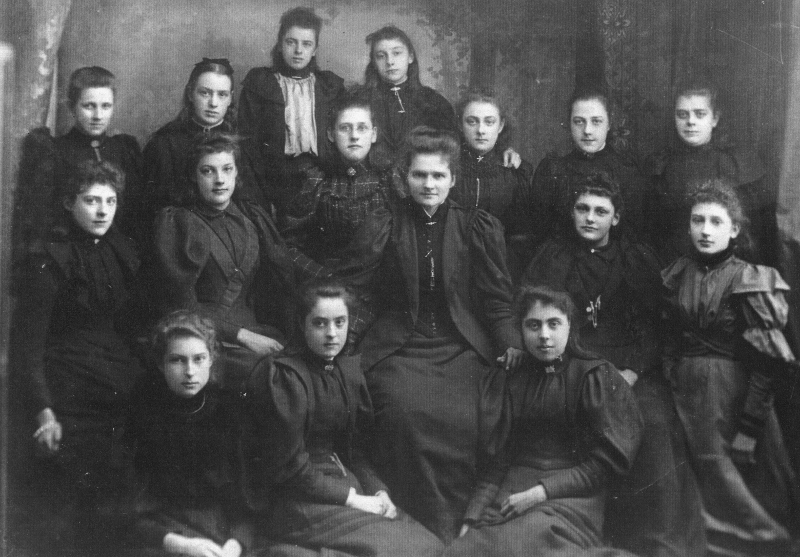 Emily Eugenia Barton nee Elliott with class.jpg
