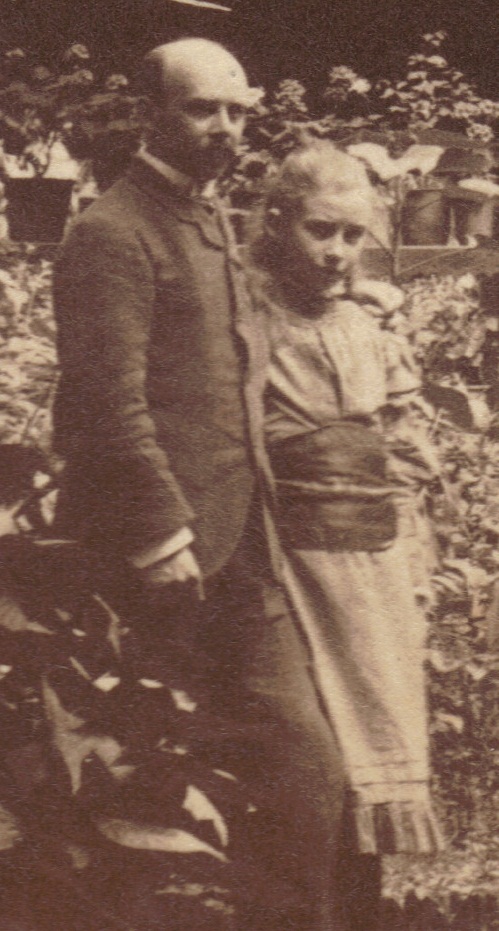 John Edward Broadbent 1845-1931 with his daughter Esther at Woodhall Cottage in Shimla India.jpg